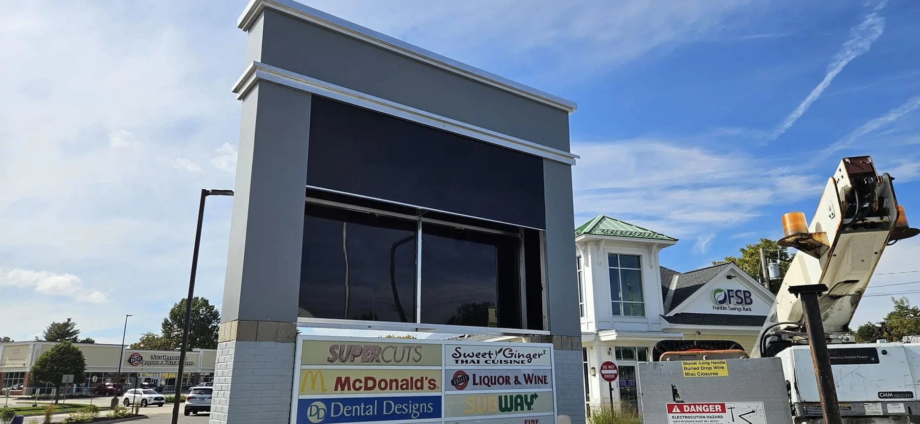 Plaza Sign Installation - Pylon Cabinet Installation