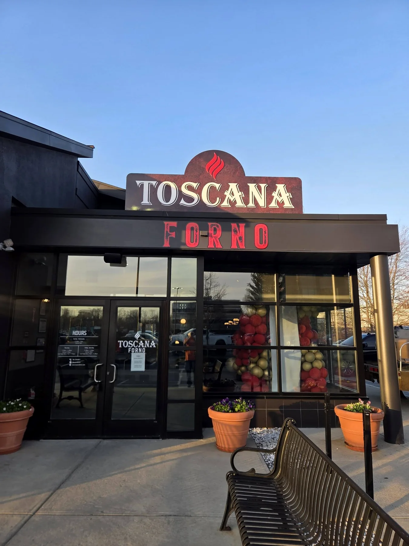 Toscana Forno - Storefront Sign - Day View