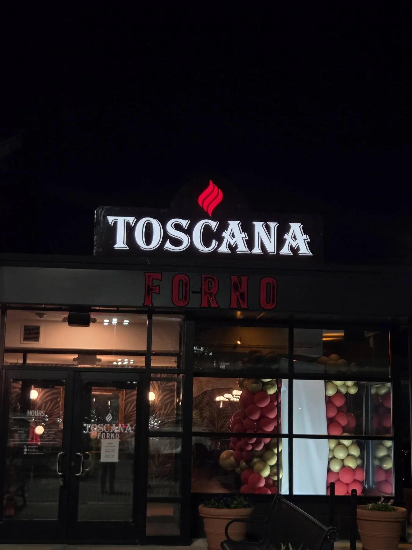 Toscana Forno - Illuminated Storefront Sign